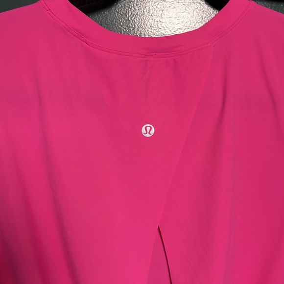 lululemon athletica Serve Up Some Sun Short Sleeve
Sonic Pink Size 6 - Picture 3 of 5